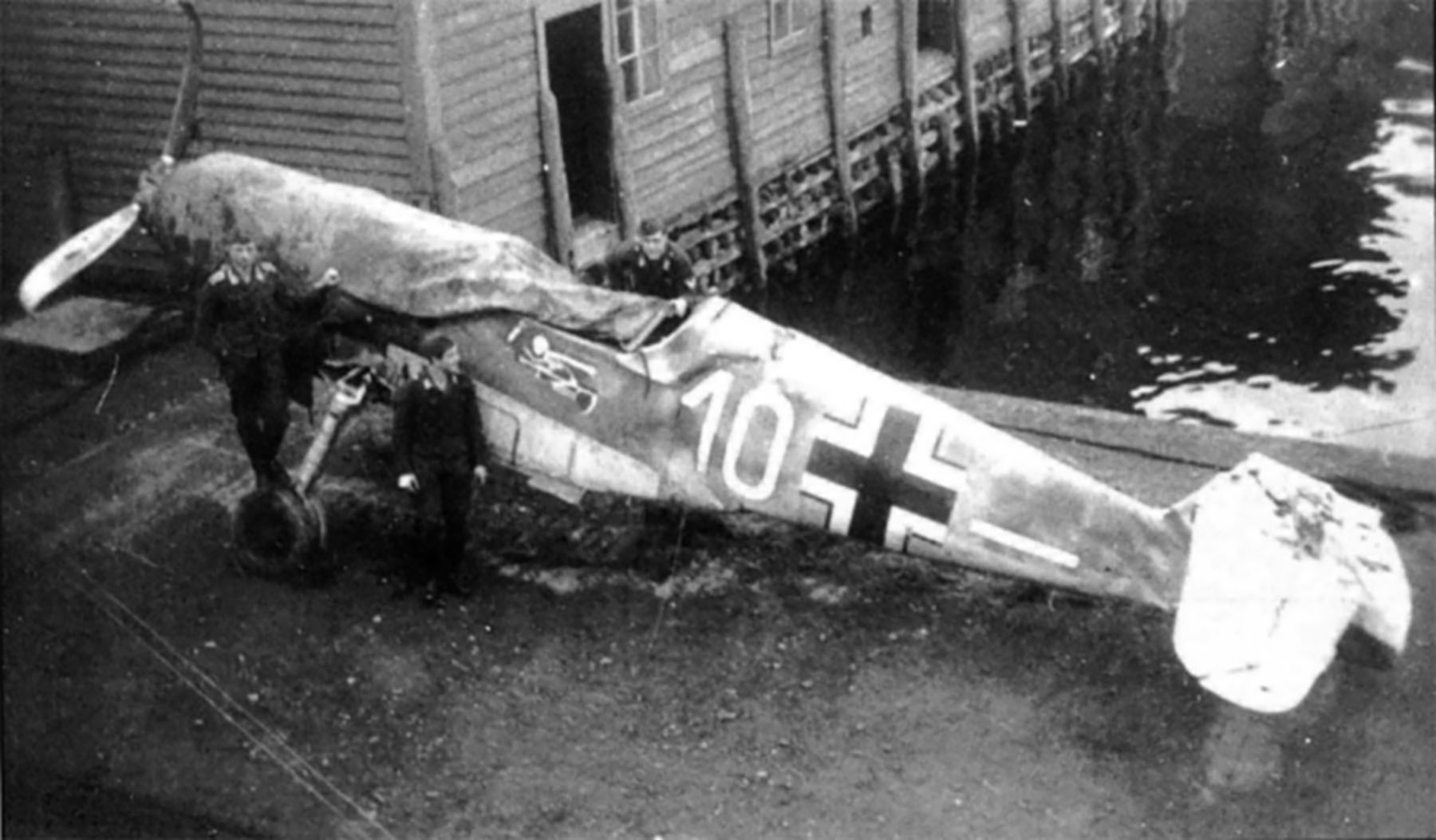 Messerschmitt Bf 109E 4.JG77 White 10 banged up and waiting repairs Norway 1940 01