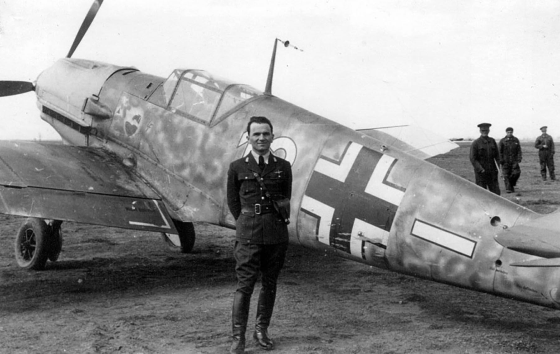 Messerschmitt Bf 109E1 4.JG77 White 13 Helmut Henz Herdla Norway Jun 1940 01
