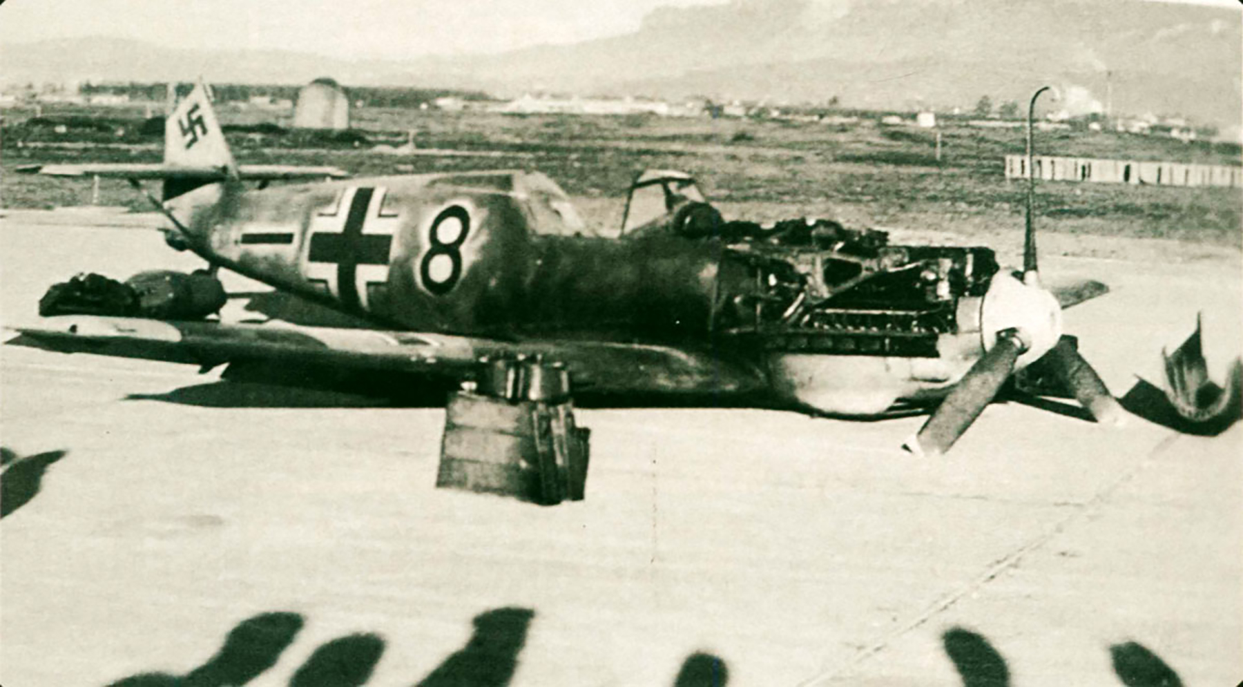 Messerschmitt Bf 109E1B 5.JG77 Black 8 Heinrich Brunsmann WNr 5011 Tronheim Vaernes 23rd Oct 1940 01