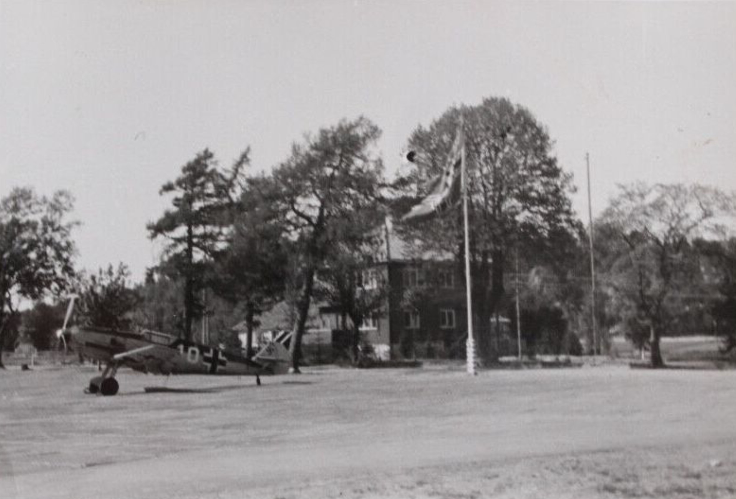 Messerschmitt Bf 109E3 White 10 1.JG77 or 1.JG5 at Mandal Norway unknown date eBay 01