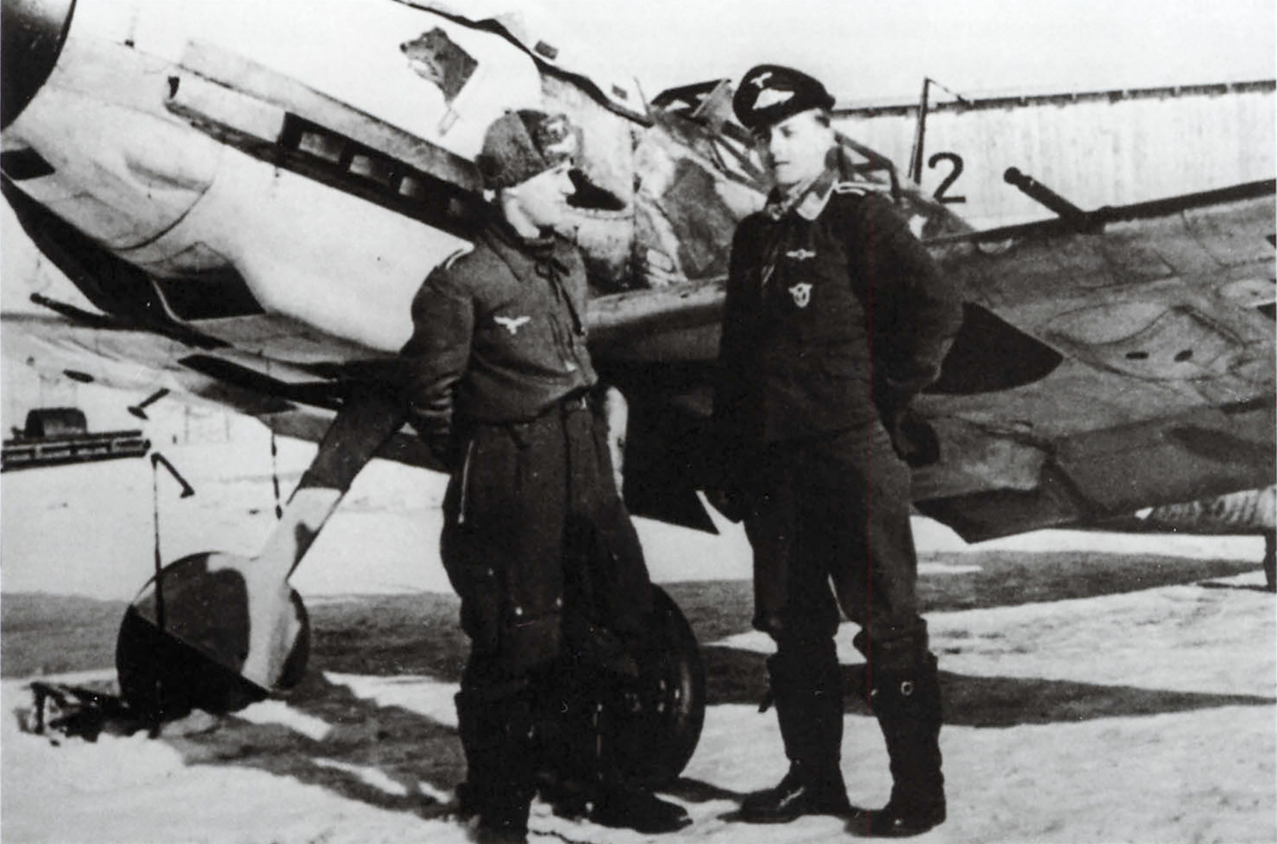 Messerschmitt Bf 109E7 3.JG77 Yellow 7 after transfer to 4.JG5 Alakutti 1942 01