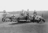 Asisbiz Messerschmitt Bf 109E6 7.(H)LG2 Yellow 10 force landed 1942 eBay 02