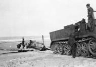 Asisbiz Messerschmitt Bf 109E4B 5.(S)LG2 N triangle force landed french beach Battle of Britain 1940 01