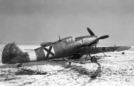 Asisbiz Messerschmitt Bf 109G2R3 Vazdushni Voyski Yellow 2 combat ready Vrajdebna Bulgaria early 1944 01