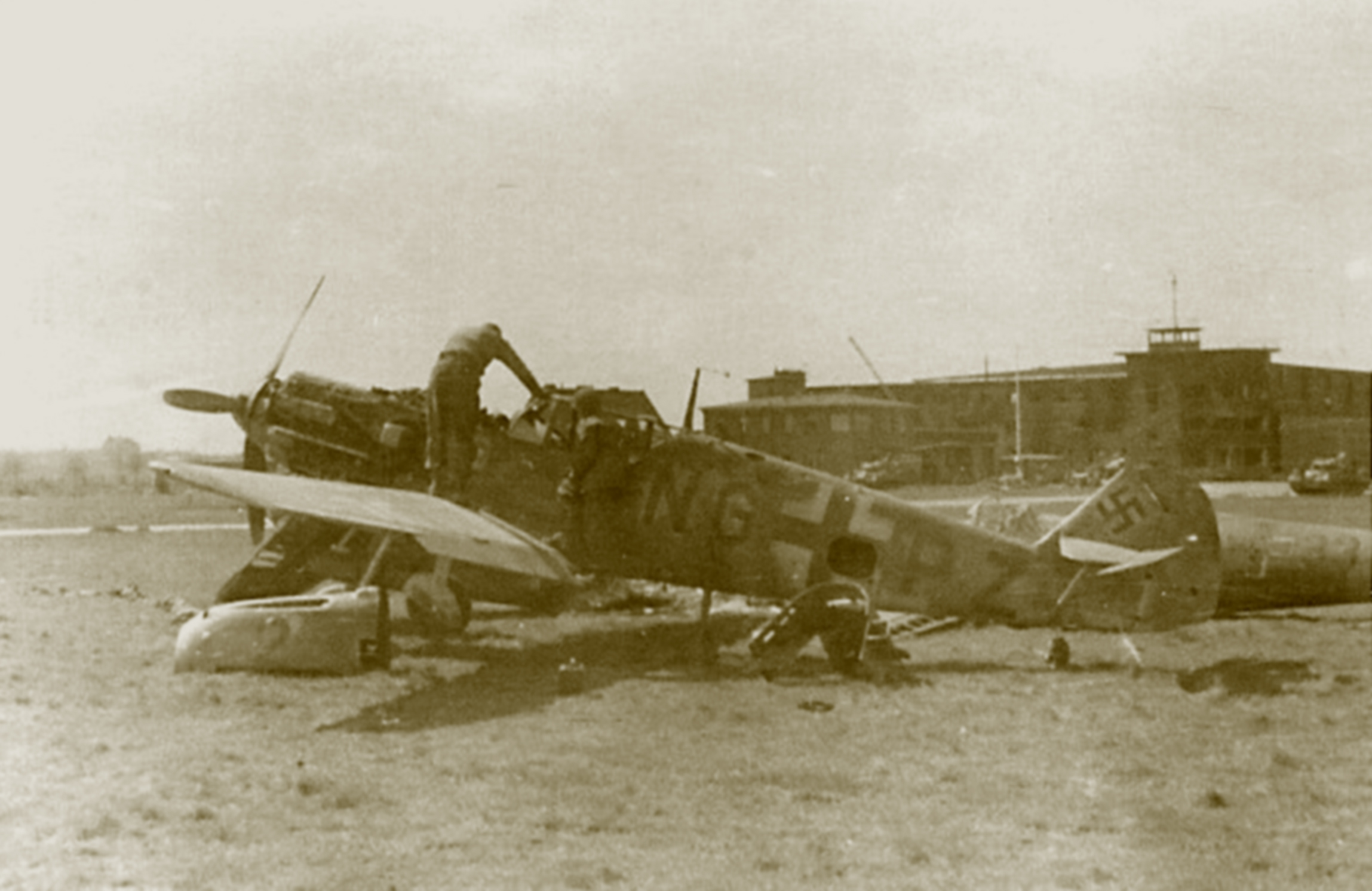 Messerschmitt Bf 109E Stammkennzeichen Stkz NG+PZ at Fliegerhorst Gotha 1945 eBay 03