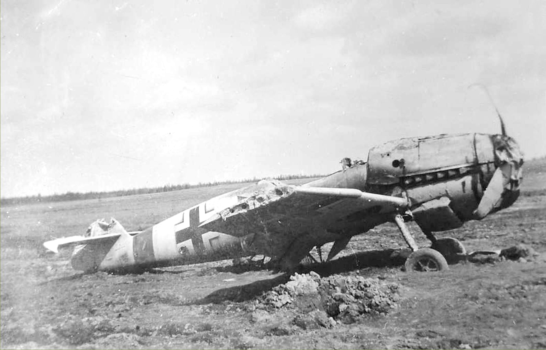 Ostfront abandoned Messerschmitt Bf 109F stab aircraft written off after landing on its back ebay1