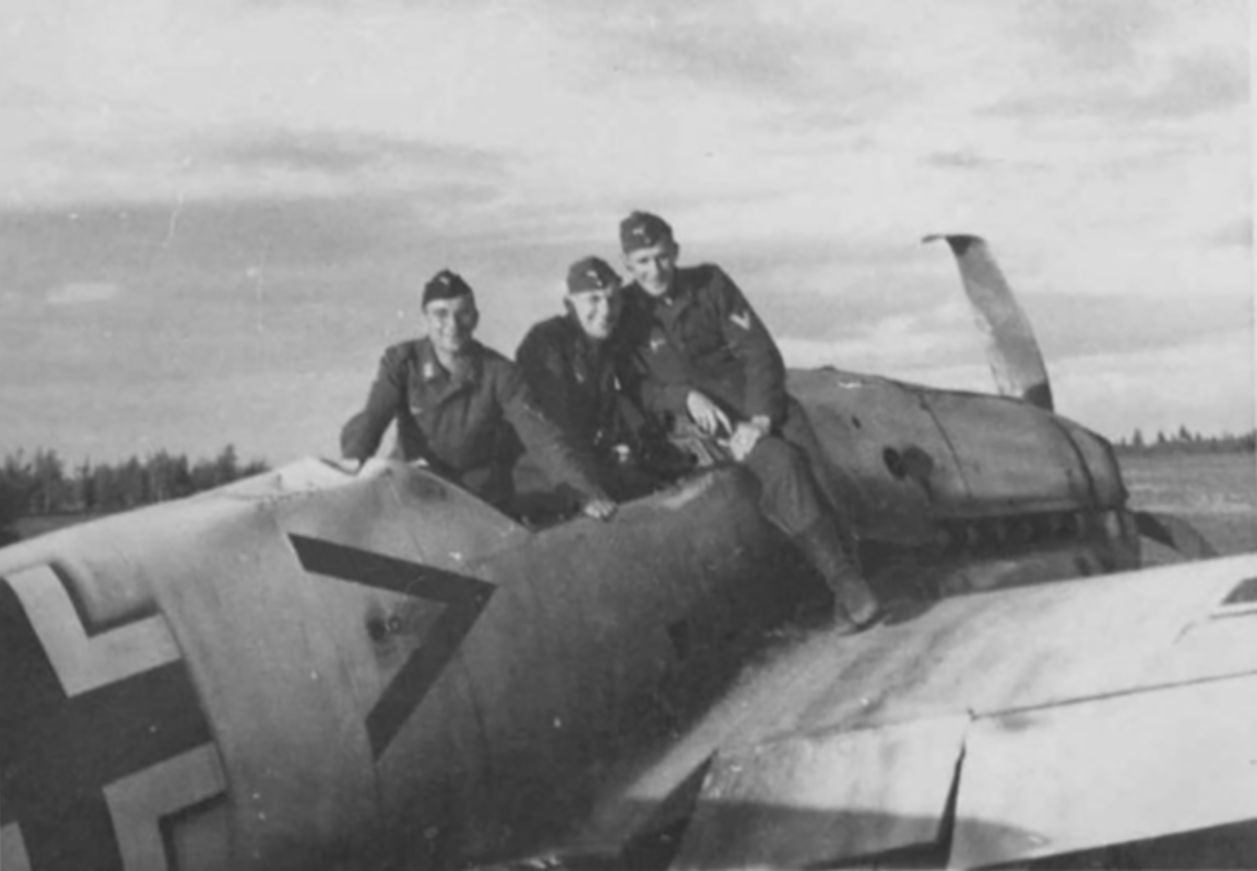 Ostfront abandoned Messerschmitt Bf 109F stab aircraft written off after landing on its back ebay5