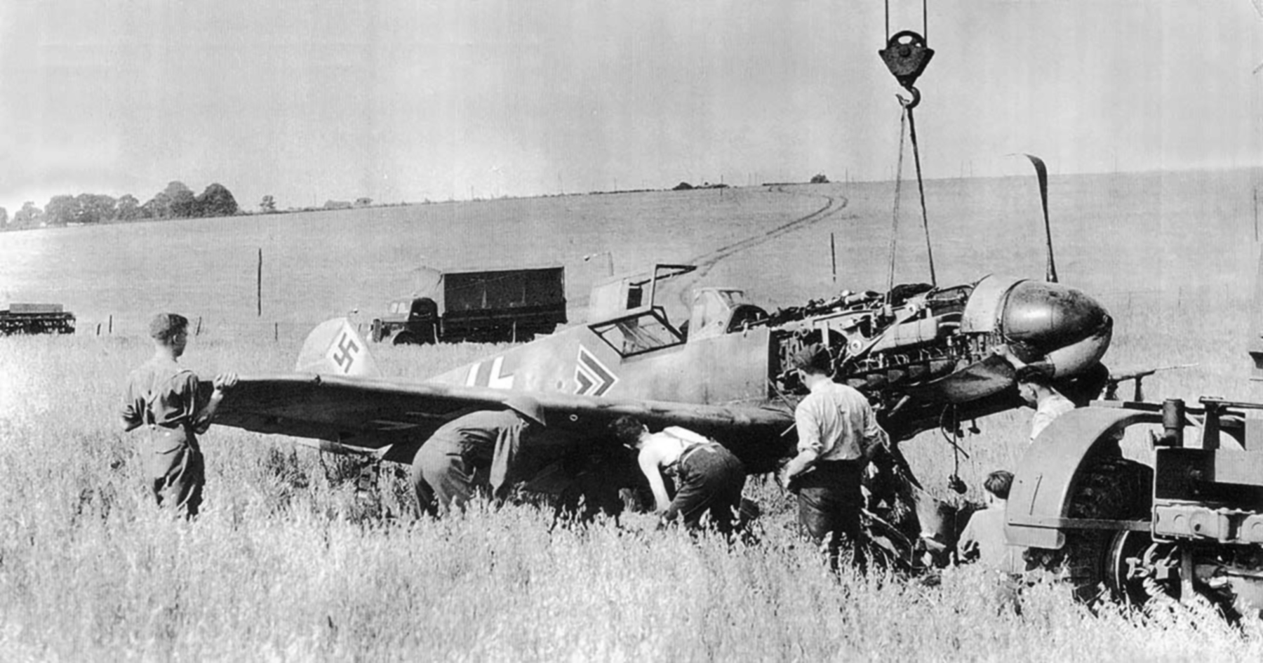 Messerschmitt Bf 109F2 Stab I.JG26 Rolf Pingel crash landed Dover 1941 01