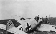 Asisbiz Messerschmitt Bf 109F4Trop 2.(H)14 Black 10 abandoned airframe North Africa 1942 ebay1