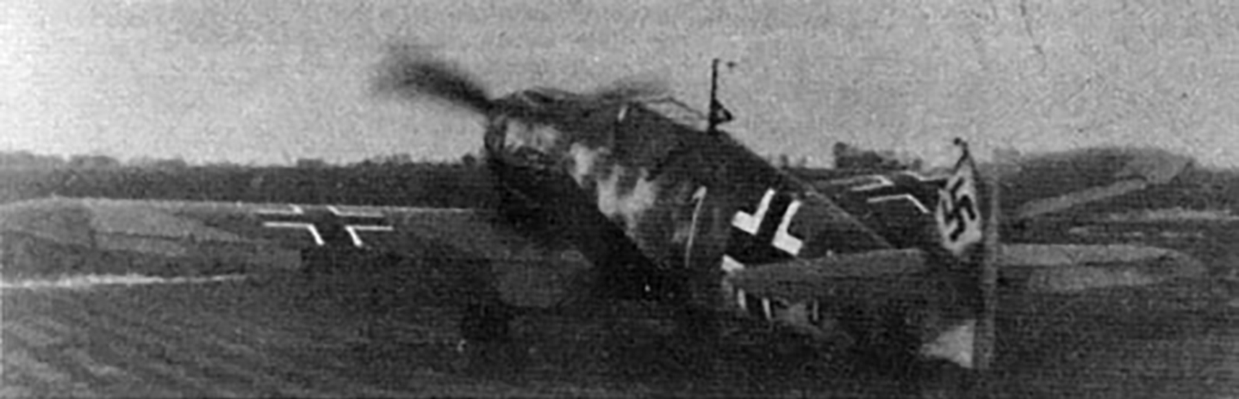 Messerschmitt Bf 109F2 4.JG2 White 1 Egon Mayer WNr 6720 France 1941 04