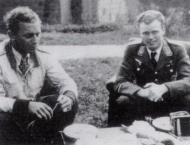 Asisbiz Aircrew Luftwaffe JG2 aces Frank Liesendahl and Walter Oesau France 1942 01