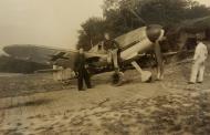 Asisbiz Messerschmitt Bf 109F 8.JG2 with its ground crew France ebay 01