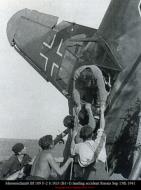 Asisbiz Messerschmitt Bf 109F2 8.JG3 Black 1 WNr 5712 landing accident Russia Sep 15th 1941 02