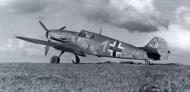 Asisbiz Messerschmitt Bf 109F4 7.JG5 Red 1 Phillip St Kap 1941 01