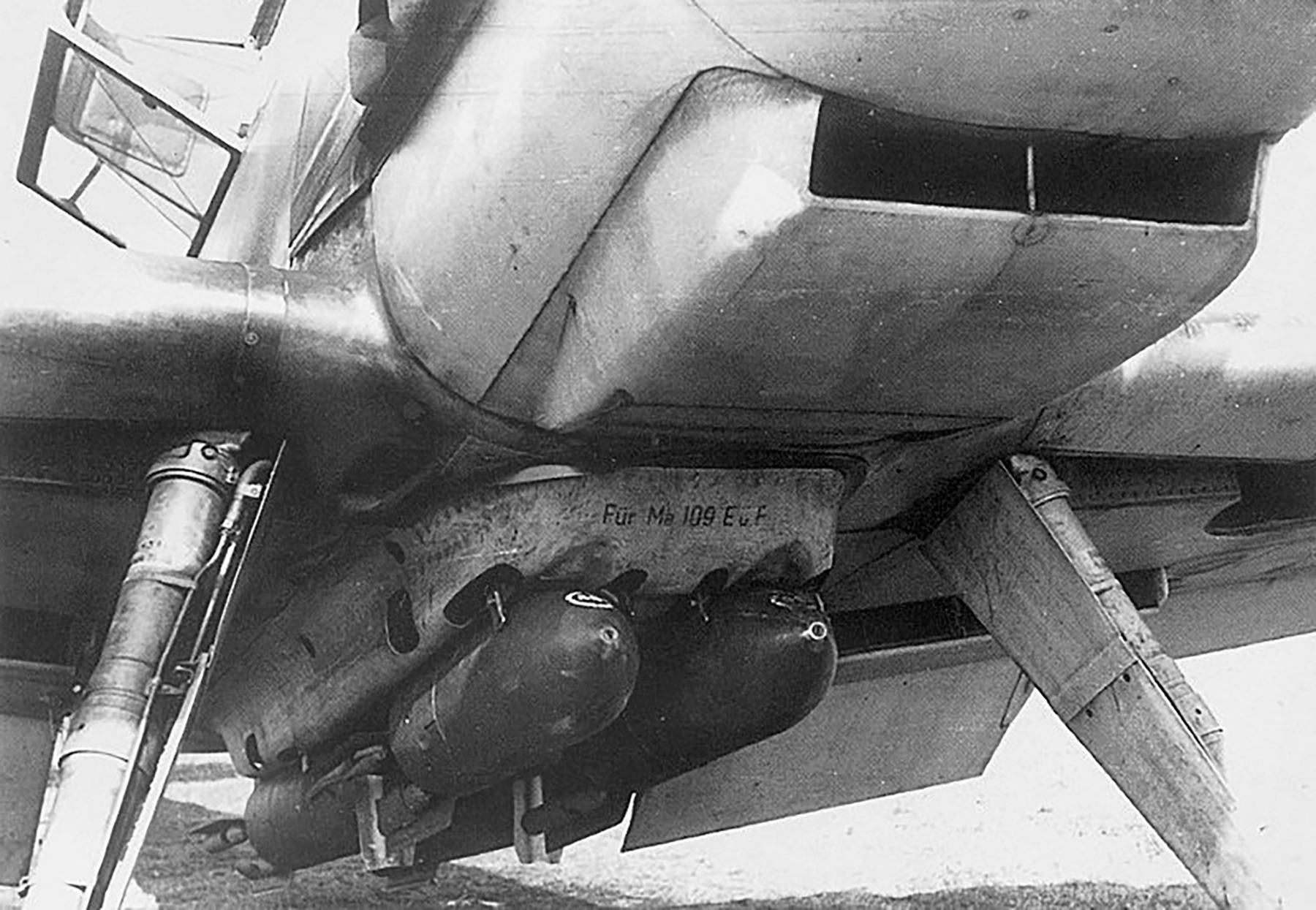 Messerschmitt Bf 109F4B 2.JG51 Red 1 Heinz Schumann Russia 1941 04