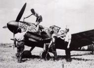 Asisbiz Messerschmitt Bf 109F4 I.JG52 Helmut Bennemann Russia 1942 01