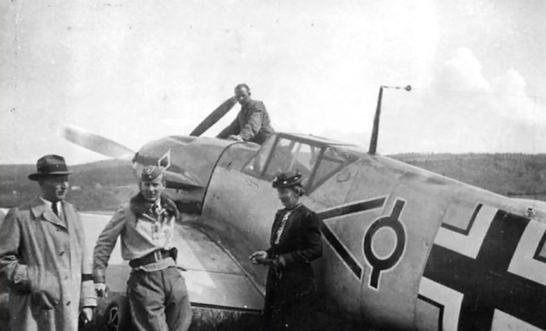 Messerschmitt Bf 109F2 Stab III.JG53 Jurgen Harder named Harro WNr 8085 Russia 1941 02