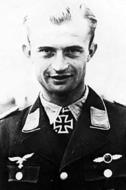 Asisbiz Aircrew Luftwaffe ace Erich Schmidt III.JG53 01