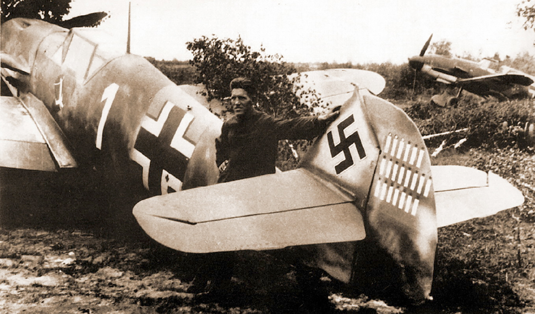 Messerschmitt Bf 109F2 1.JG54 White 1 Reinhard Seiler Russia 22nd Jun 1941 01