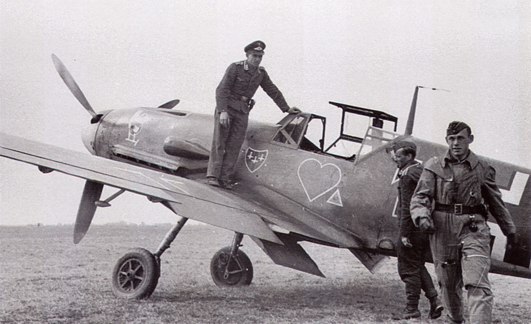 Messerschmitt Bf 109F4 8.JG54 Black 1 Max Hellmuth Ostermann Russia May 1942 01
