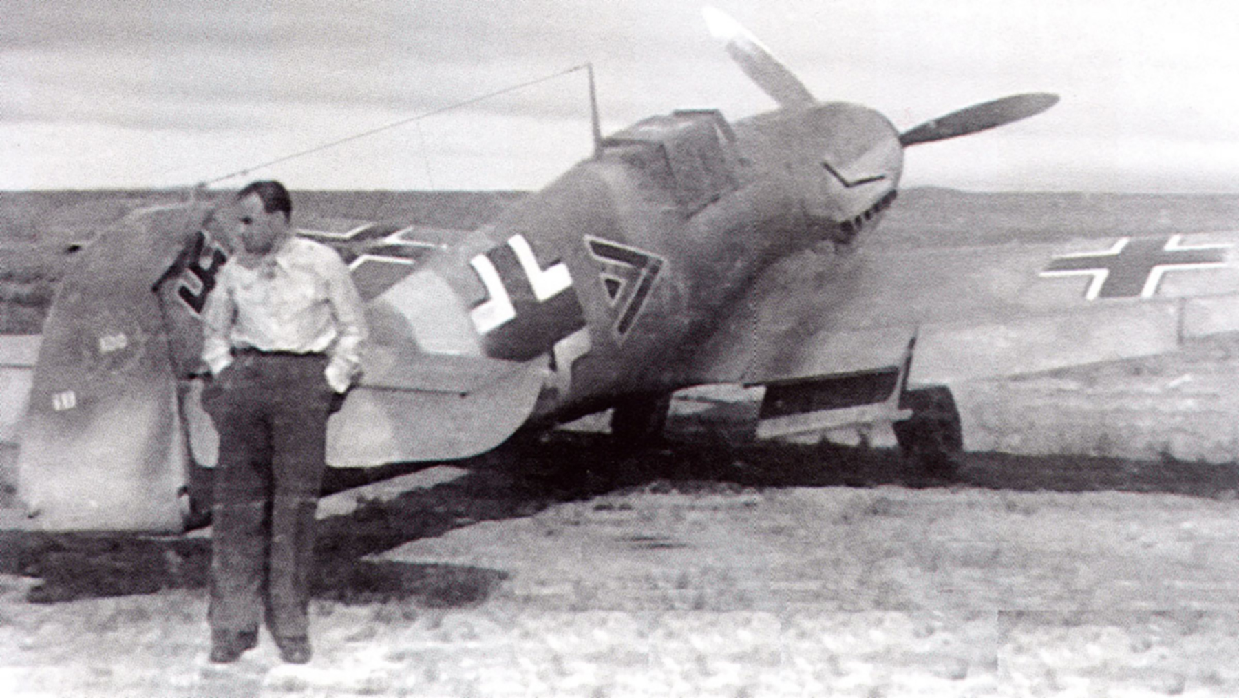 Messerschmitt Bf 109F4 Stab I.JG77 Kommandeur Heinz Bar Crimea Russia May 1942 02