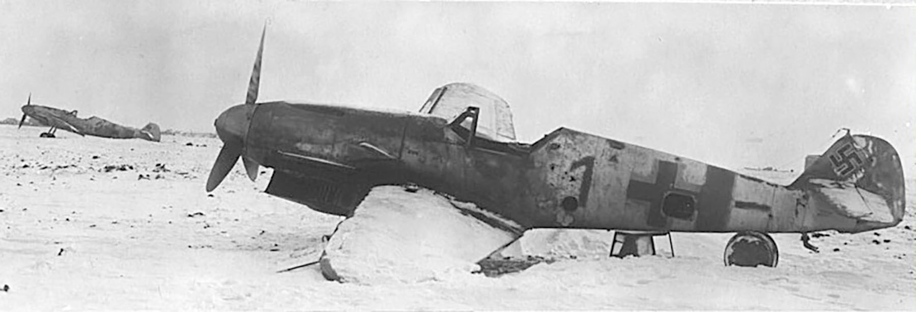 Messerschmitt Bf 109G2 5.JGx Black 1 bar unknown unit lie abandoned in Russia 1942 01