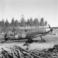 Asisbiz Messerschmitt Bf 109G2 FAF HLeLv24 MT227 WNr 13716 at Suulajarvi Finland 8th May 1944 01