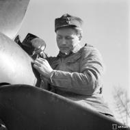 Asisbiz Messerschmitt Bf 109G2 undergoing routine maintenance at Suulajarvi 10th May 1944 03