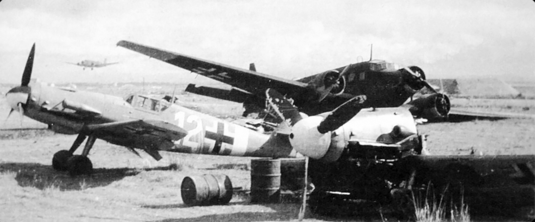 Messerschmitt Bf 109G2Trop 3.JG1 White 12 Tunisia 1942 01