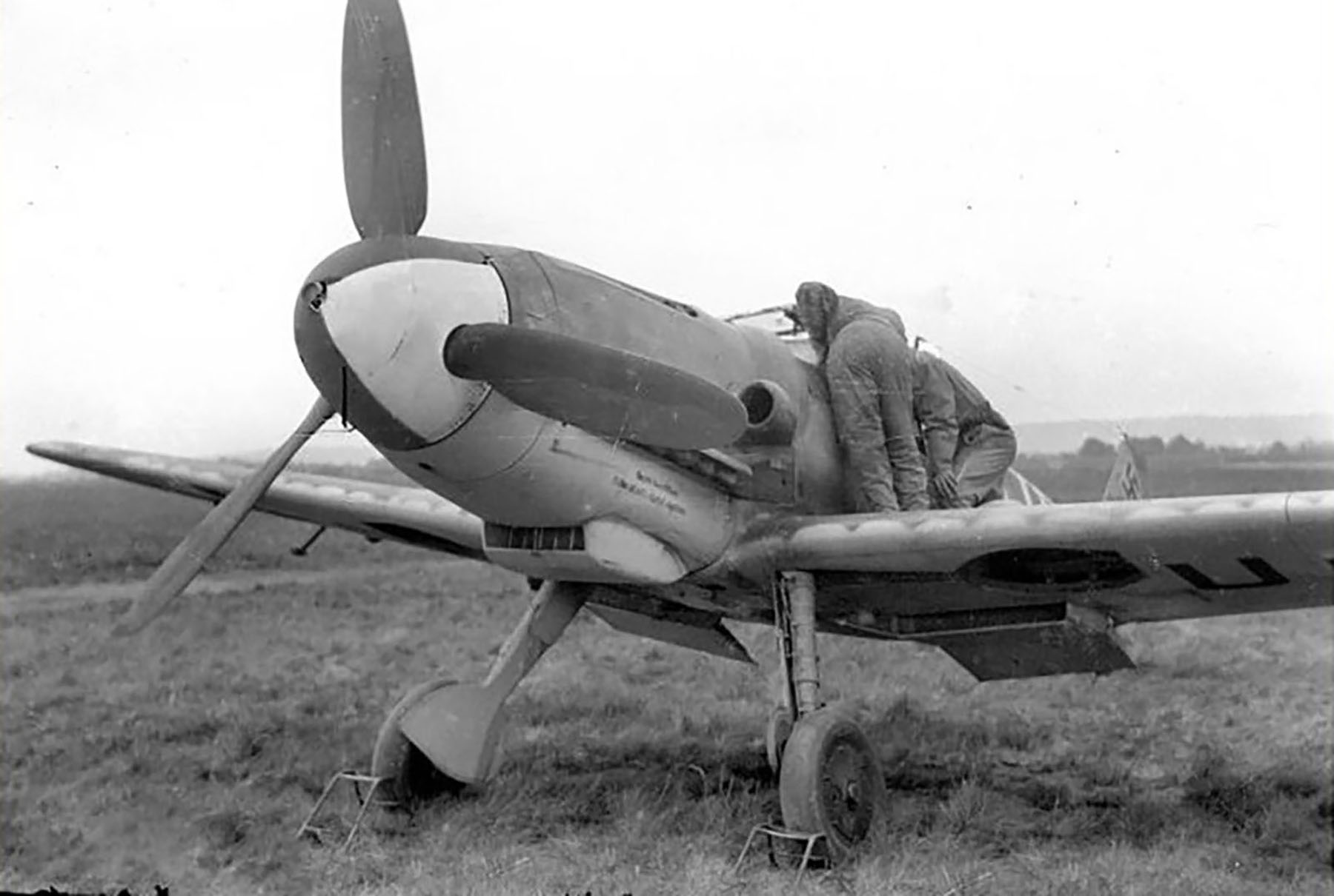 Messerschmitt-Bf-109G6-3.JG101-Yellow-6-