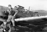 Asisbiz Messerschmitt Bf 109G6 3.JG101 Yellow 6 Stkz VO+UO WNr 140265 Germany 1944 05