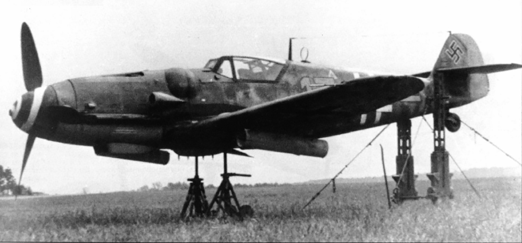 Messerschmitt Bf 109G6 Erla 12.JG2 Blue 17 test firing 21cm rockets Beaumontle Roger France 1943 01