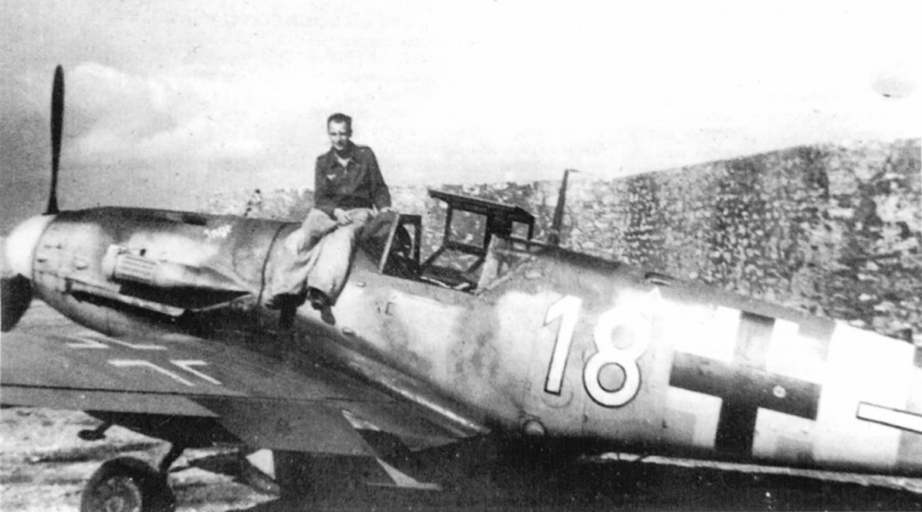 Messerschmitt-Bf-109G6R3R6Trop-6.JG27-Ye