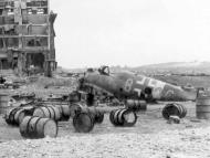 Asisbiz Messerschmitt Bf 109G6 12.JG27 Yellow 8 WNr 19482 abandoned airframe Sicily 26th Jul 1943 01