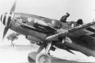 Asisbiz Messerschmitt Bf 109G6WTrop IV(Sturm).JG3 Franz Beyer Stkz RH+JD WNr 15762 San Severo 1943 03