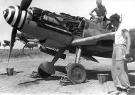 Asisbiz Messerschmitt Bf 109G6WTrop IV(Sturm).JG3 Franz Beyer Stkz RH+JD WNr 15762 San Severo 1943 06