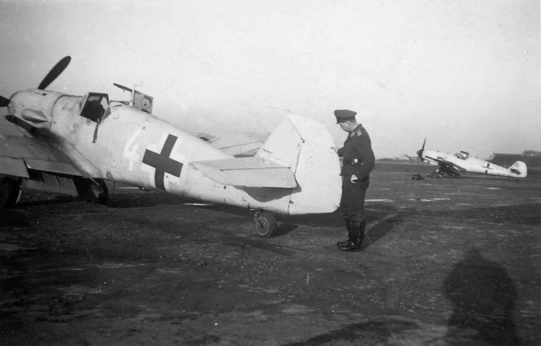 Messerschmitt Bf 109G5R3 1.JG300 White 4 Germany 1944 01
