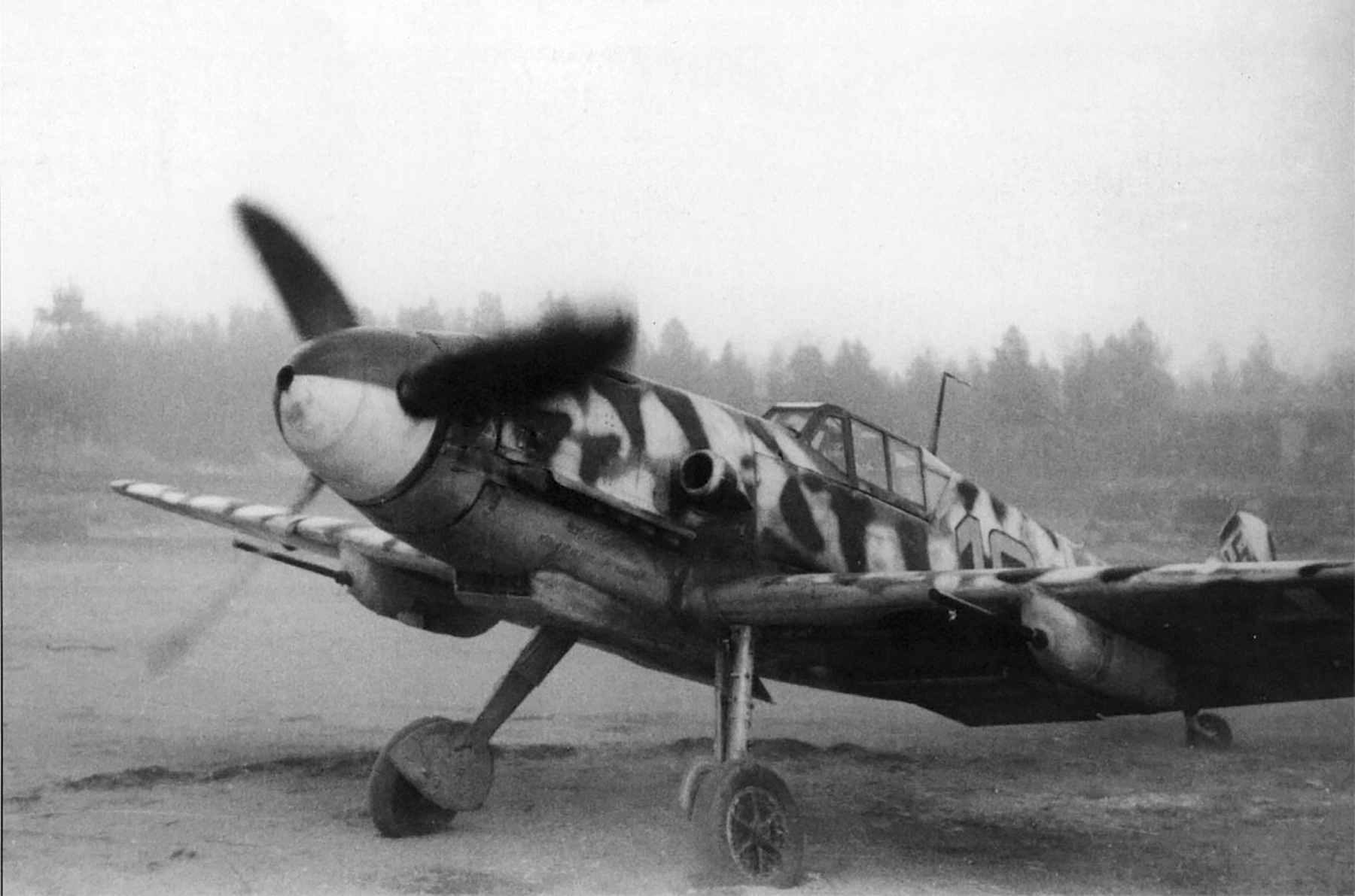 Messerschmitt Bf 109G2R6 6.JG5 Yellow 10 Hans Dobrich WNr 14800 Finland 1943 04