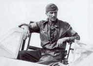 Asisbiz Aircrew Luftwaffe JG52 ace Johannes Steinhoff Russia July 1942 01