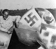 Asisbiz Aircrew Luftwaffe JG52 legend Erich Hartmann with his aircraft WNr 20499 Russia 1944 01