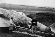 Asisbiz Messerschmitt Bf 109G2 Stab II.JG52 Winkel 1 Russia Aug 1942 01