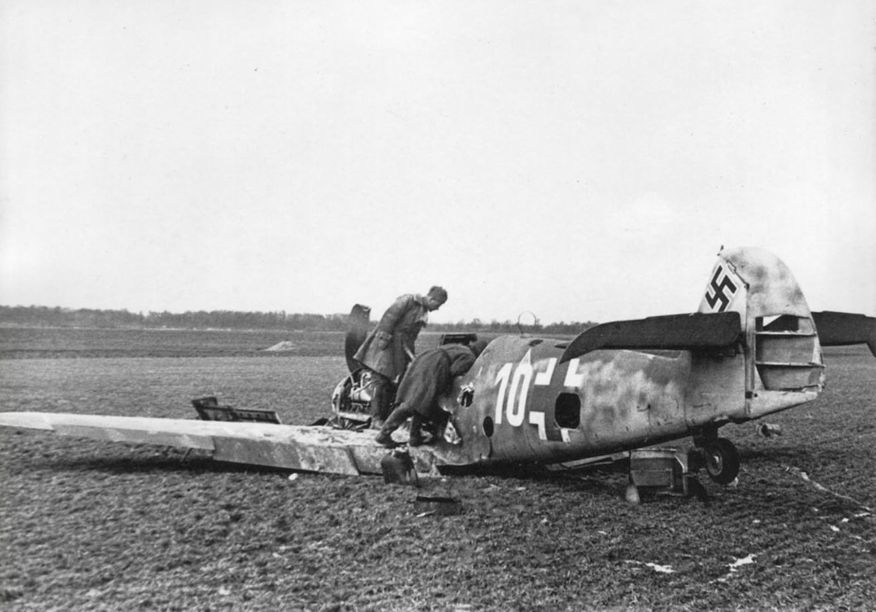 Messerschmitt Bf 109G14U4 9.JG52 White 10 Willi Smelka WNr 511500 nr Oppeln 27th Jan 1945 02