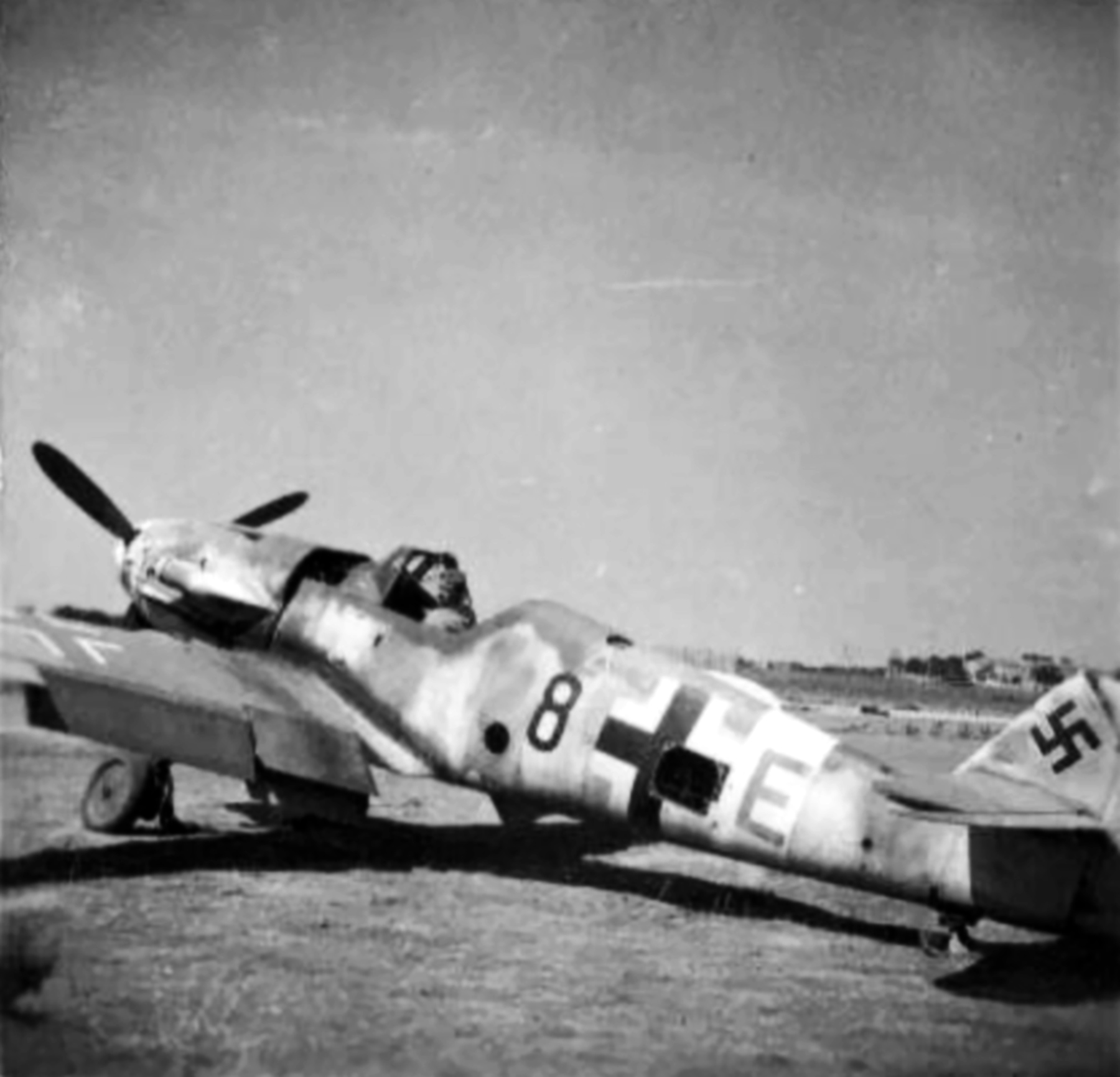Messerschmitt Bf 109G6Trop 2.JG53 Black 8 Stkz KT+Ex WNr 165xx Sicily May 1943 01