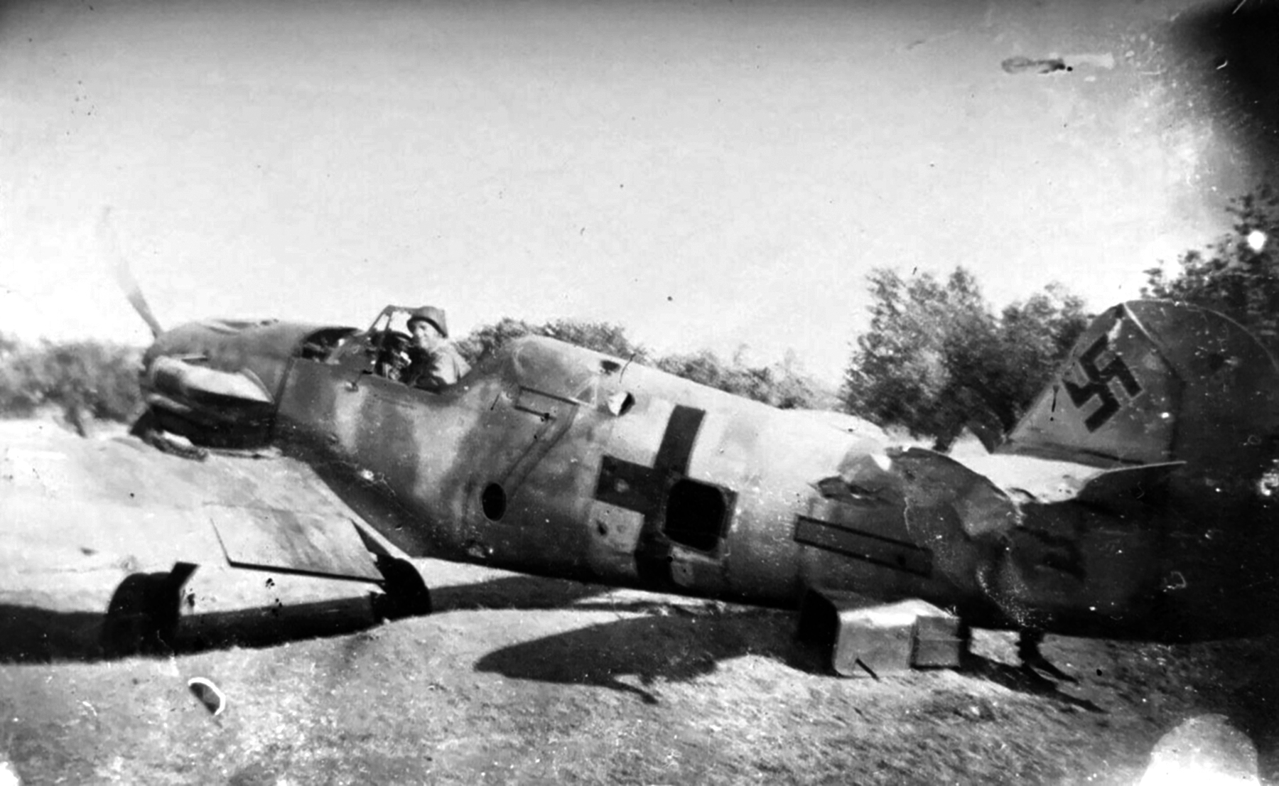 Messerschmitt Bf 109G6Trop 6.JG53 Yellow 7 WNr 16304 abandoned at La Marsa May 1943 eBay 01