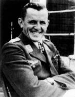 Asisbiz Aircrew Luftwaffe JG53 Kommodore Helmut Bennemann Nov 1943 01