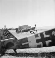 Asisbiz Messerschmitt Bf 109G6R3R6Trop 6.JG53 Yellow 14 WNr 15270 Sicily 1943 IWM CNA1029