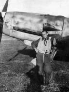 Asisbiz Aircrew Luftwaffe RVT pilot unknown unit along side his Bf 109G6 01