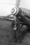 Asisbiz Aircrew Luftwaffe RVT pilot unknown unit along side his Bf 109G6R3 01