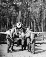 Asisbiz Aircrew Luftwaffe RVT pilots unknown unit in front of Bf 109G6R3R6 May 1944 01