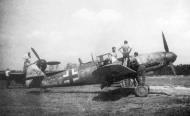 Asisbiz Messerschmitt Bf 109G6 Reichsverteidigung Blue 677 unknown unit and pilot 1944 01